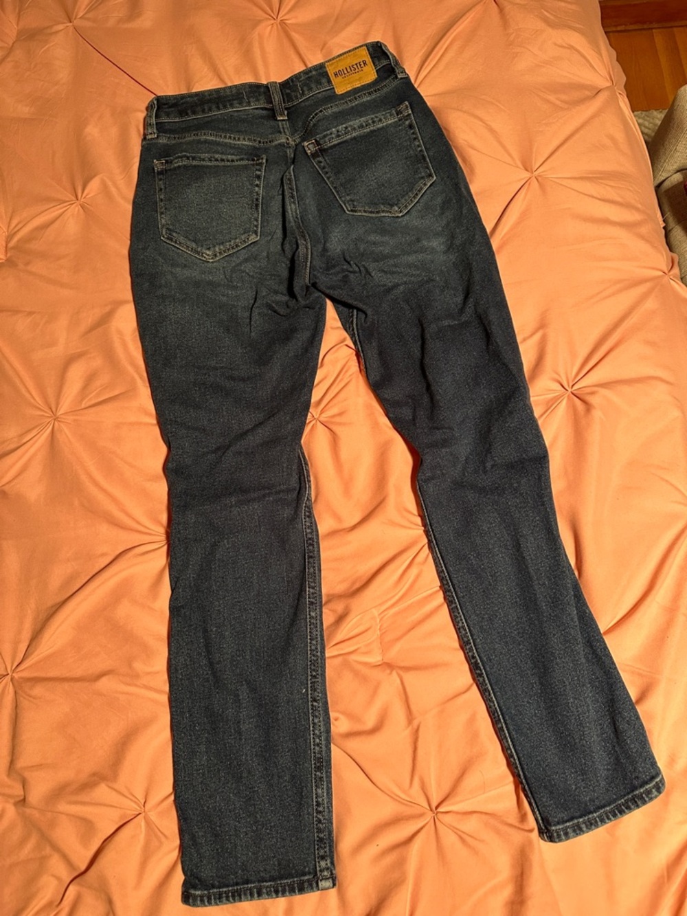 Women’s Curvy High Rise Mom Jean - Picture 3 of 4